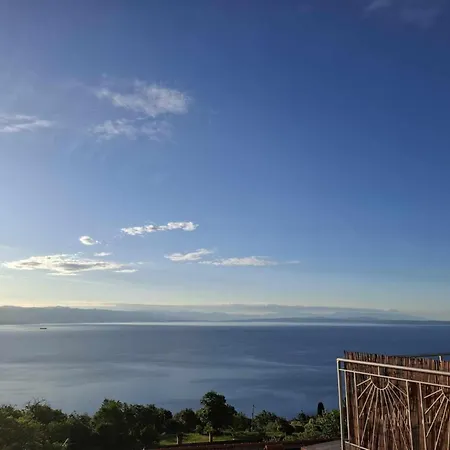 アパート Tami With Sea View ロヴラン
