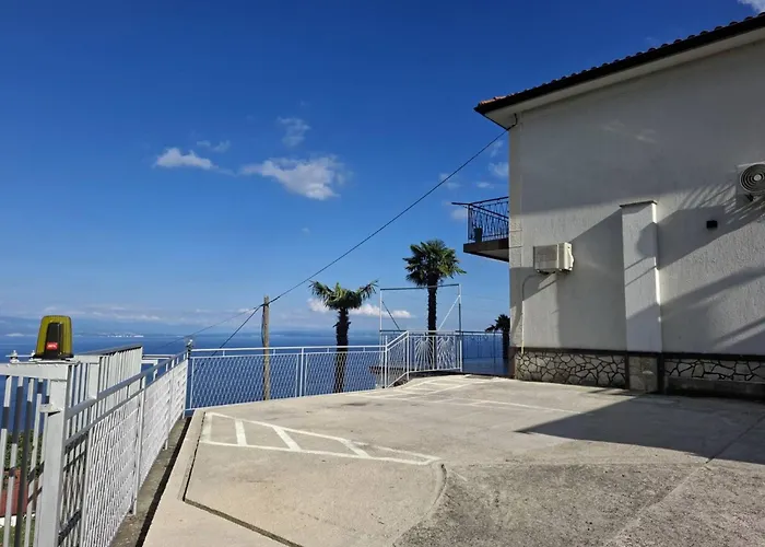 Tami With Sea View Apartament